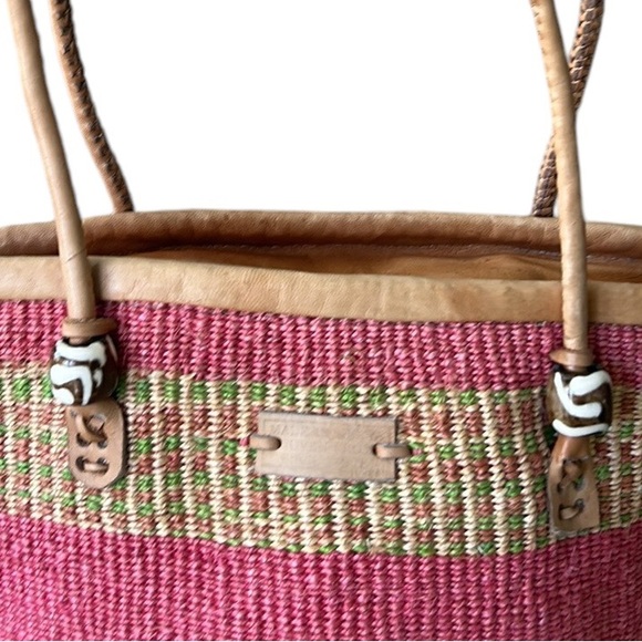 Kenyan Pink Green Tan Hand Woven Sisal & Leather Beaded Straw Zipper Tote Bag - Picture 3 of 15